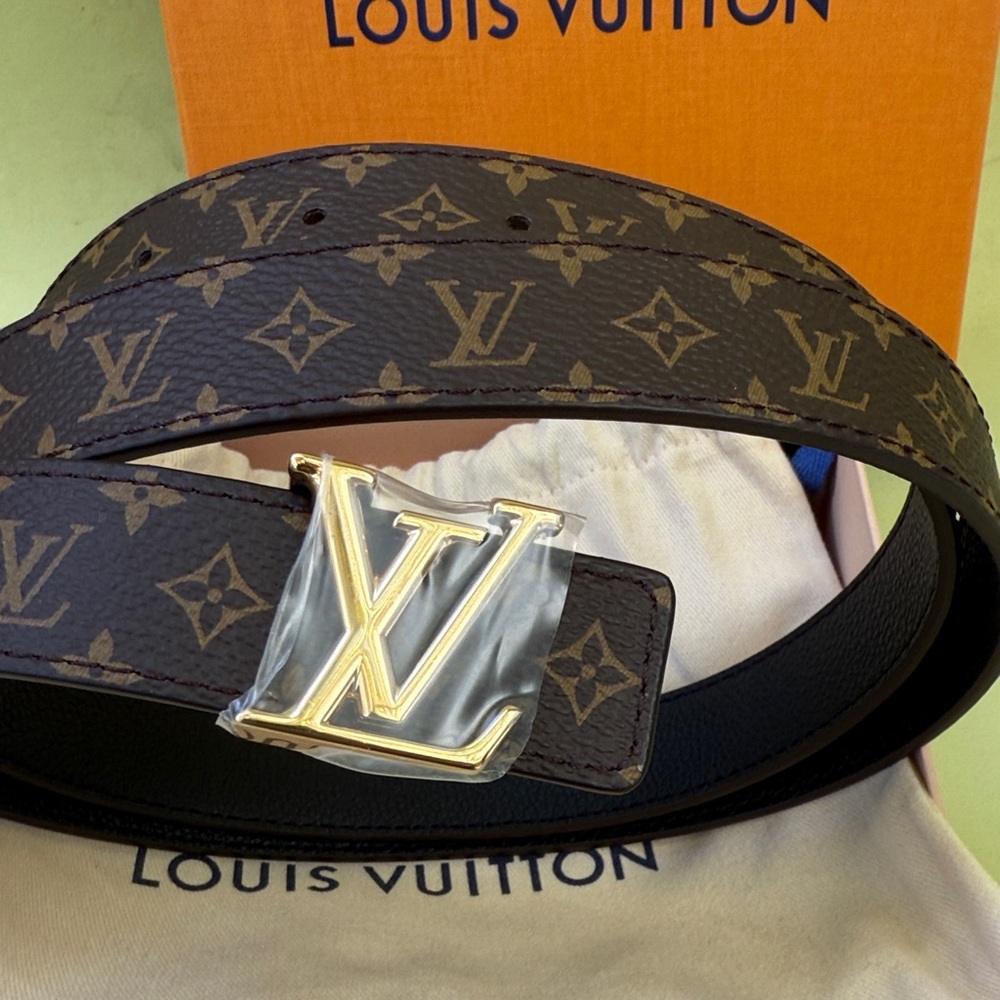 New in box Louis Vuitton Dark Brown Monogram Reversible Belt with Gold Buckle - Picture 2 of 8